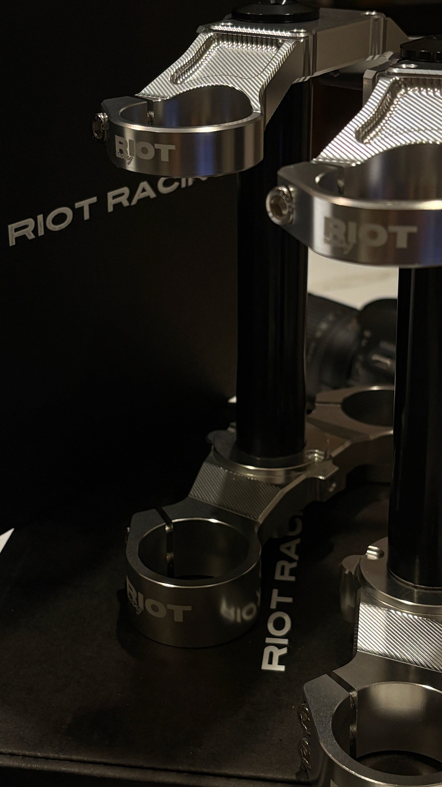 BLACK FRIDAY/CYBER MONDAY DISCOUNT Riot Drop Crown (STOCK SURRON LBX FORKS)