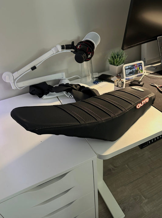 ALTIS GUTS Seat Cover